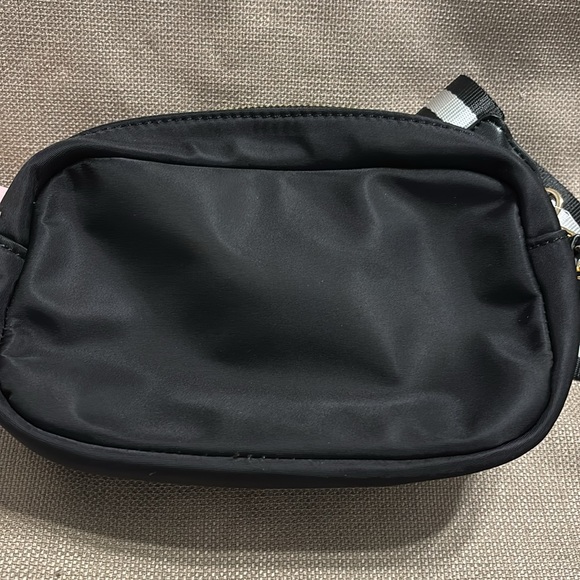 Skinny Dip London Millie Smile Camera Crossbody Bag - Picture 8 of 8